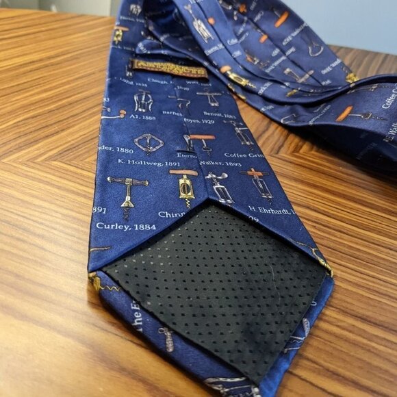 VINTAGE MUSEUM ARTIFACTS silk tie navy corkscrew collection - Picture 6 of 9